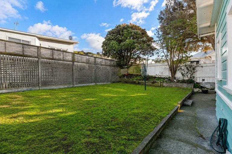 Photo of property in 56 Freyberg Street, Lyall Bay, Wellington, 6022