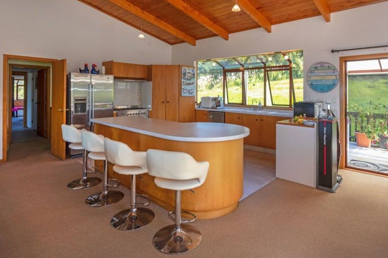 Photo of property in 124 Titiro Place, Onemana, Whangamata, 3691