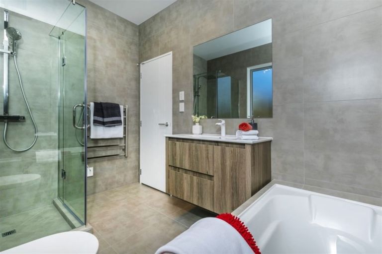 Photo of property in 39 Fruitlands Road, Kumeu, 0810