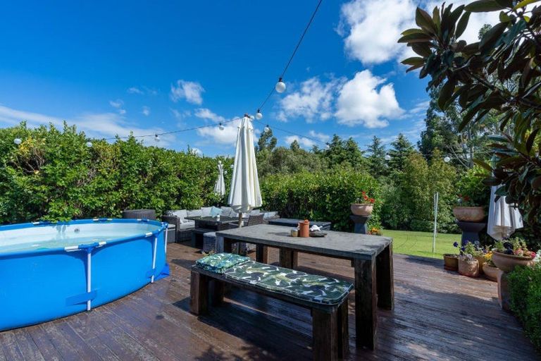 Photo of property in 1 Holden Way, Fitzherbert, Palmerston North, 4471