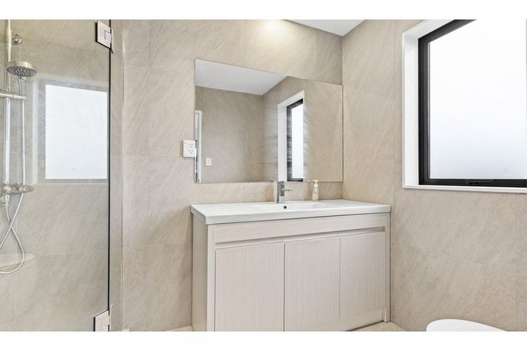 Photo of property in 32 Te Aparangi Road, Papakura, 2110