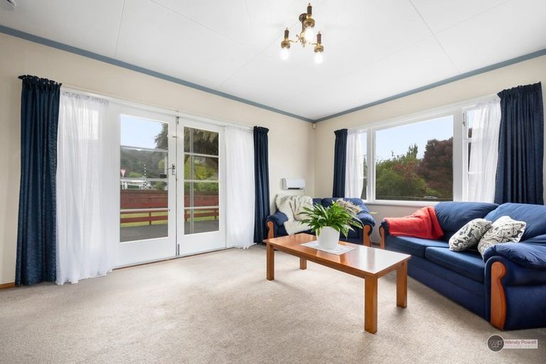 Photo of property in 130 Wainuiomata Road, Wainuiomata, Lower Hutt, 5014