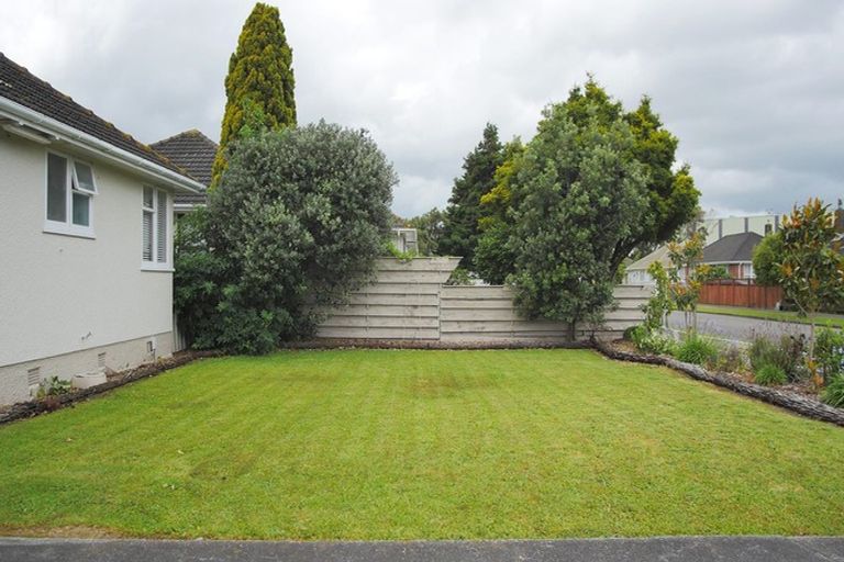 Photo of property in 7 Bristol Crescent, Roslyn, Palmerston North, 4414