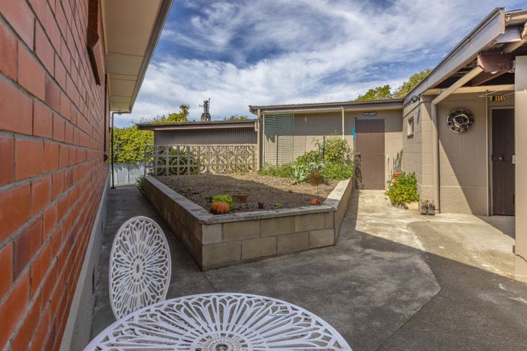 Photo of property in 18 Domain Road, Waipawa, 4210