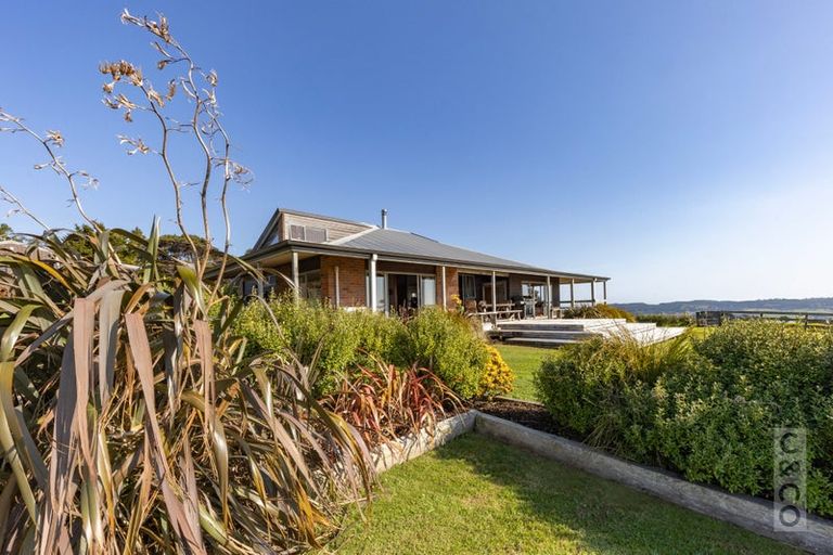 Photo of property in 457 Kiwitahi Road, Helensville, 0875