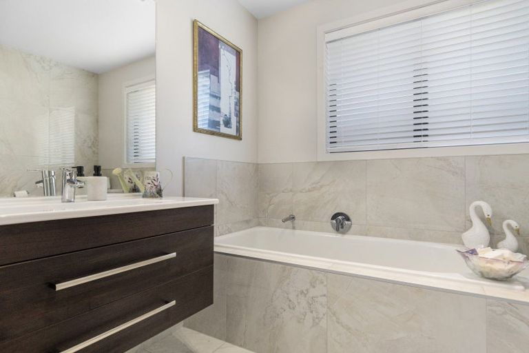 Photo of property in 2 Vesey Drive, Katikati, 3129