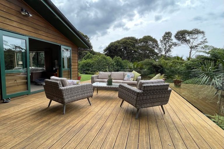 Photo of property in 214 Shaw Road, Oratia, Auckland, 0604