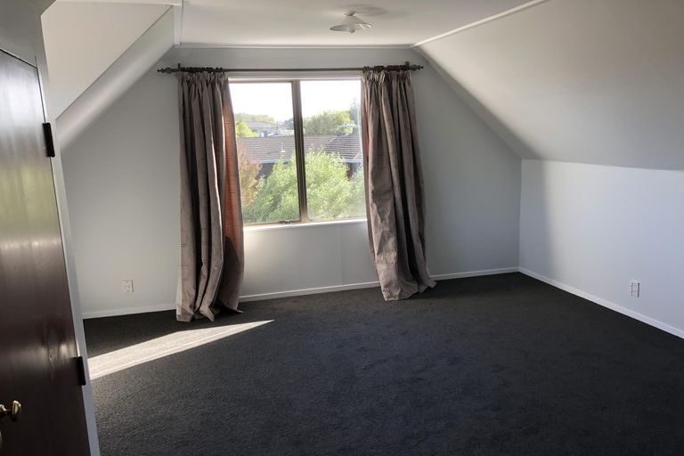 Photo of property in 30 Dorset Crescent, Hokowhitu, Palmerston North, 4410