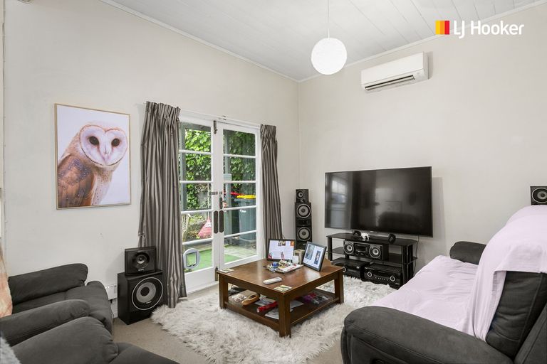 Photo of property in 11 Aitken Place, Mornington, Dunedin, 9011