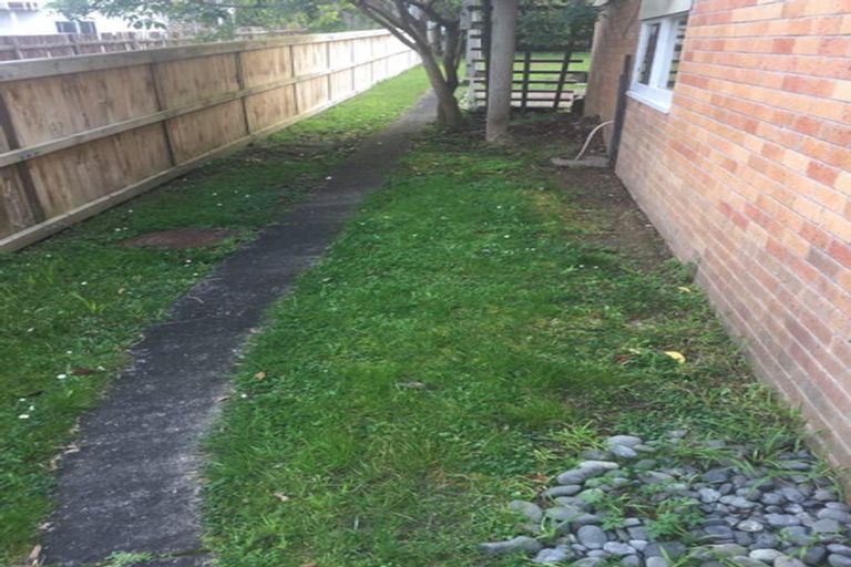 Photo of property in 1/28 Sequoia Place, Sunnynook, Auckland, 0620