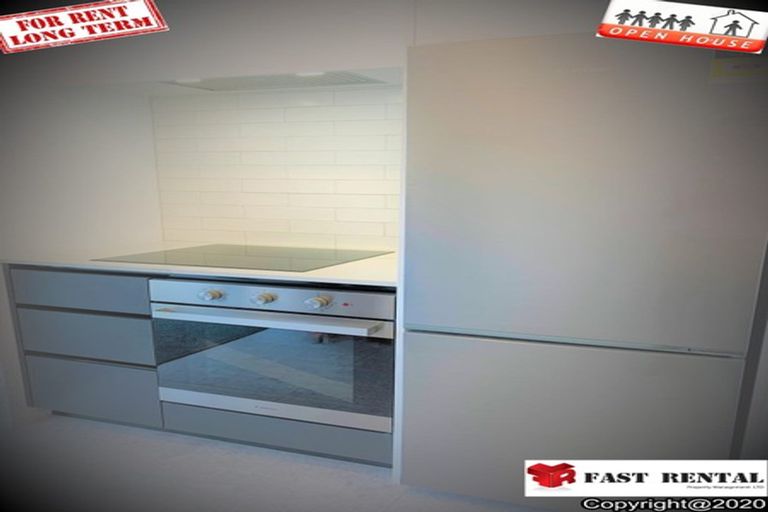 Photo of property in 112 Tamahere Drive, Glenfield, Auckland, 0629