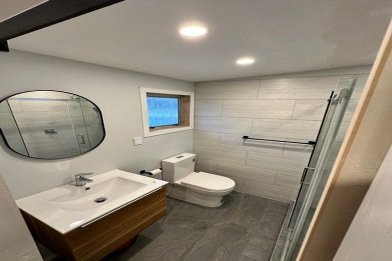 Photo of property in 3/176 Henderson Valley Road, Henderson, Auckland, 0612