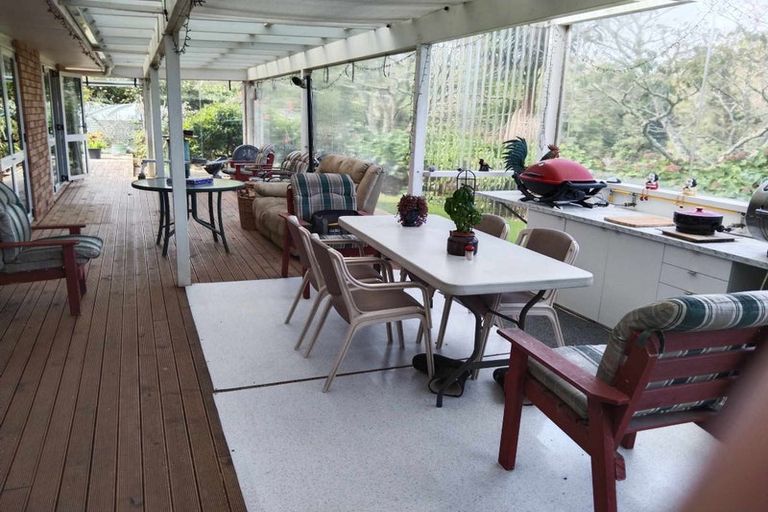 Photo of property in 11 Te Pahi River Drive, Paparoa, Maungaturoto, 0583