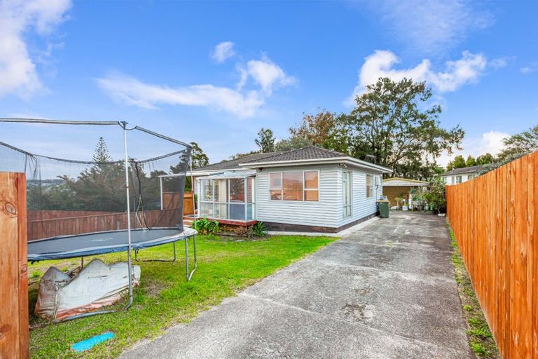 Photo of property in 13 Redwood Drive, Massey, Auckland, 0614