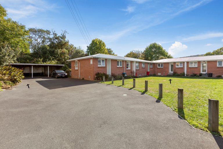 Photo of property in 1/1033 Fergusson Drive, Clouston Park, Upper Hutt, 5018