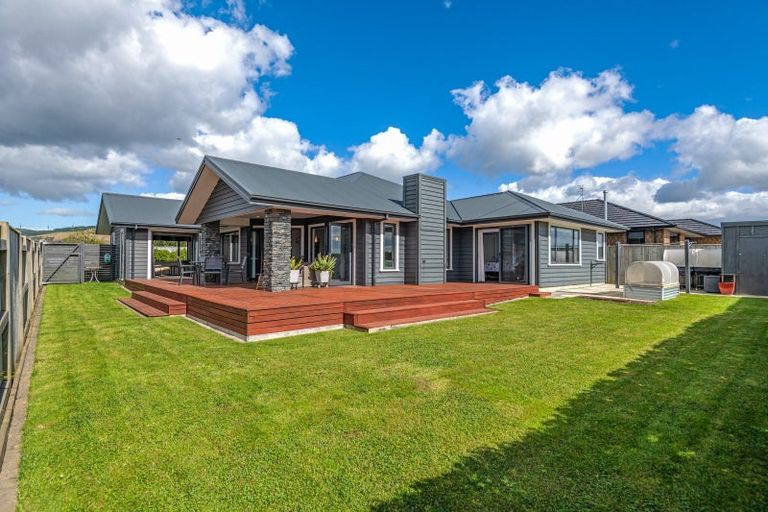 Photo of property in 25 Silicon Way, Fitzherbert, Palmerston North, 4410