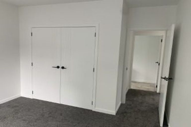 Photo of property in 2/44 Stanley Road, Glenfield, Auckland, 0629