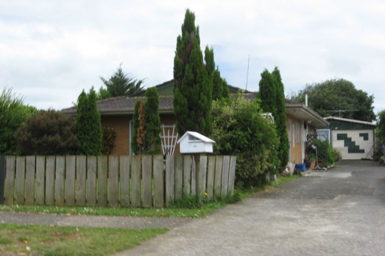 Photo of property in 15 Windmill Road, Pukekohe, 2120