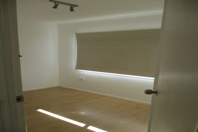 Photo of property in 2/14a Kurnell Drive, Botany Downs, Auckland, 2010