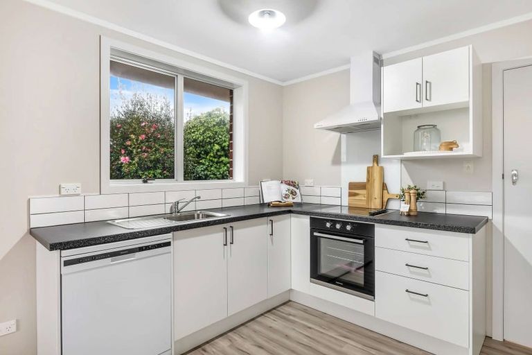 Photo of property in 14 Harriet Place, Spotswood, New Plymouth, 4310