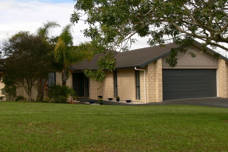 Photo of property in 28 Halyard Loop, Haruru, 0204