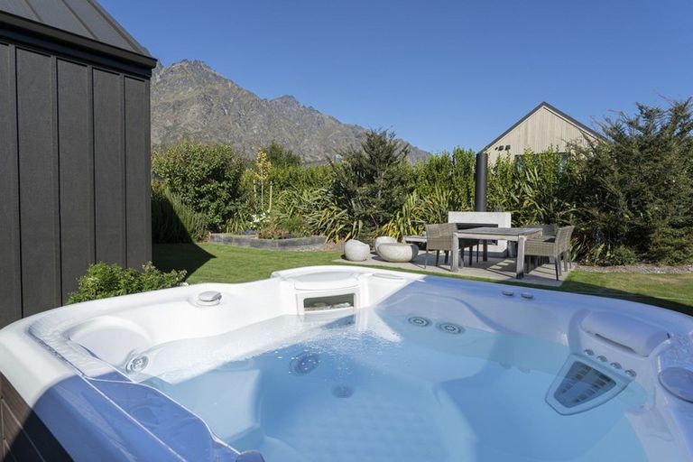 Photo of property in 37 Mcadam Drive, Jacks Point, Queenstown, 9371