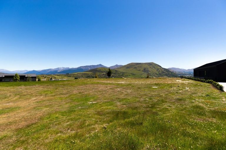 Photo of property in 16 Double Cone Road, Jacks Point, Queenstown, 9371