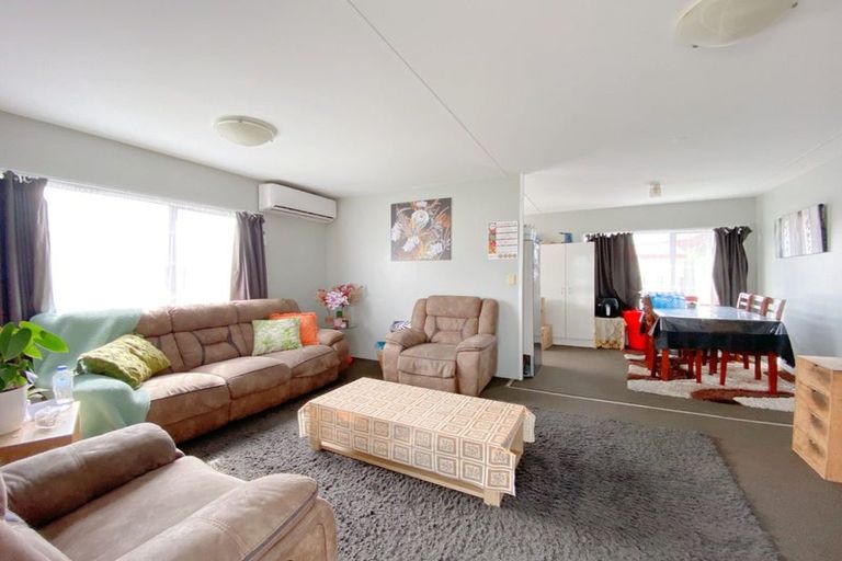 Photo of property in 3/11 Barneys Farm Road, Clendon Park, Auckland, 2103