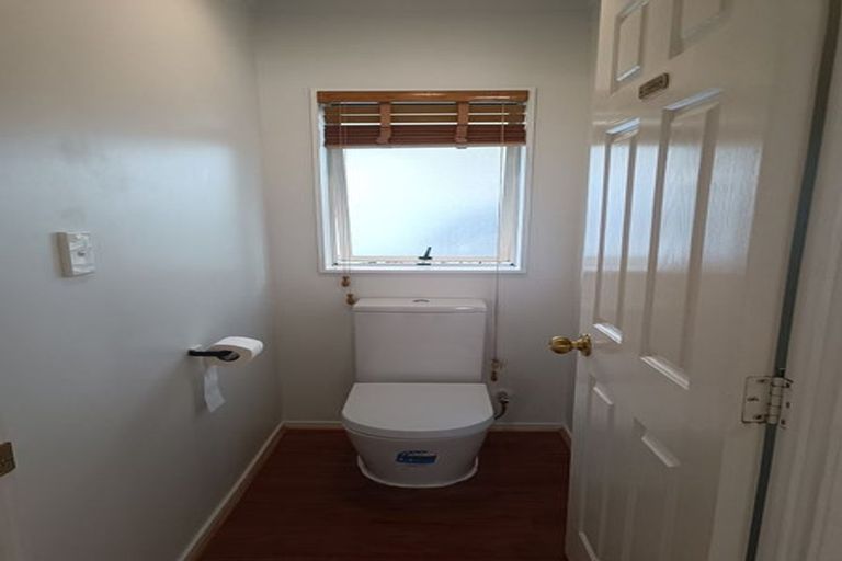 Photo of property in 1 Jay Court, Botany Downs, Auckland, 2010