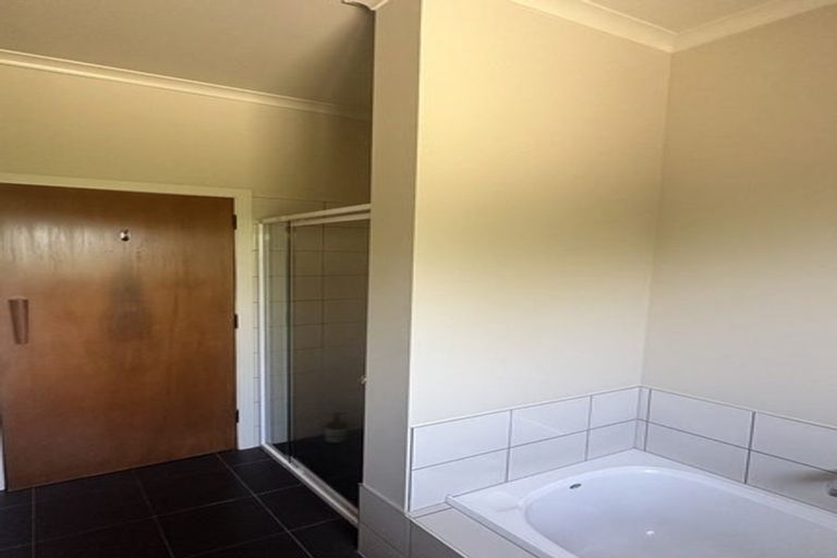 Photo of property in 28 Muritai Crescent, Havelock North, 4130