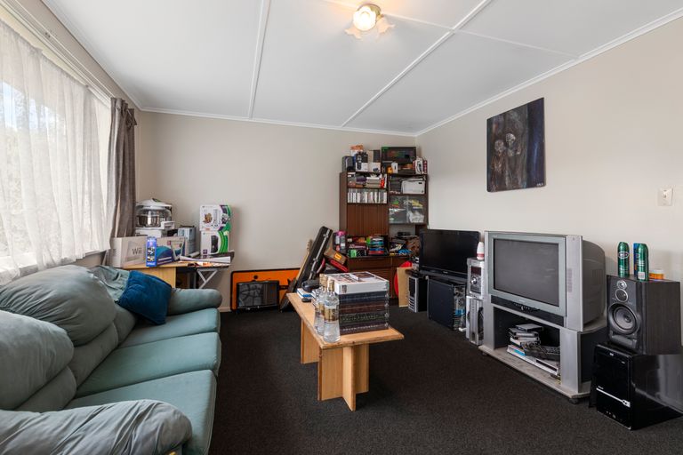 Photo of property in 1/1033 Fergusson Drive, Clouston Park, Upper Hutt, 5018