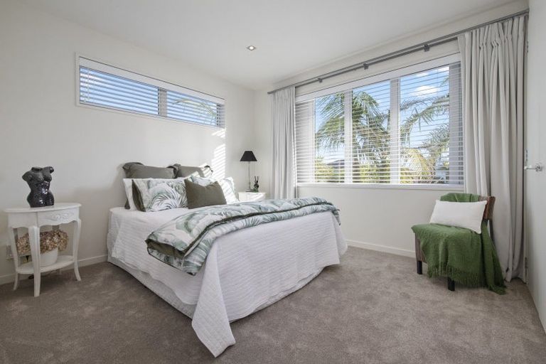 Photo of property in 34 Oceania Place, Mellons Bay, Auckland, 2014