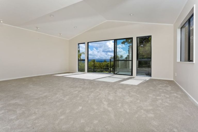 Photo of property in 2/22 Arcadia Crescent, Bayview, Auckland, 0629