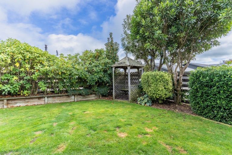 Photo of property in 10 Calder Place, Winton, 9720