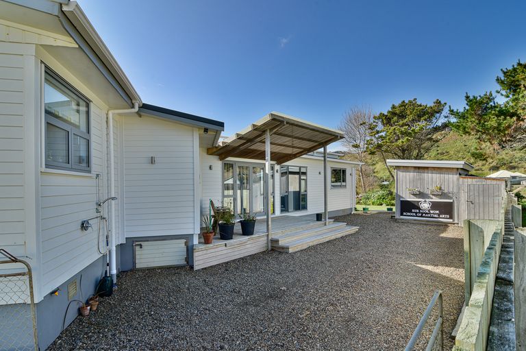 Photo of property in 14 Cordyline Road, Port Waikato, Tuakau, 2695