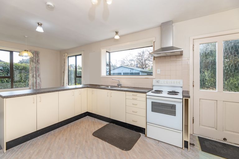 Photo of property in 8 Reynolds Avenue, Bishopdale, Christchurch, 8053