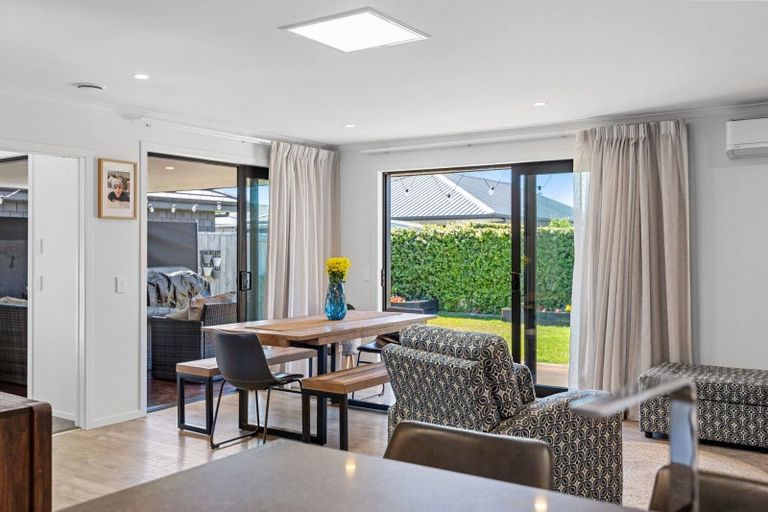 Photo of property in 10 Stevenson Drive, Papamoa, 3118