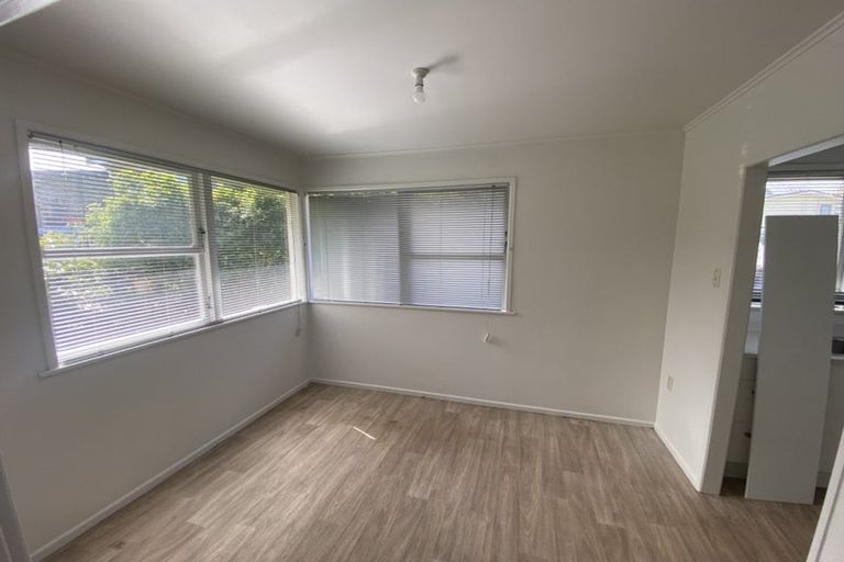 Photo of property in 3 Gainsborough Street, Manurewa, Auckland, 2102