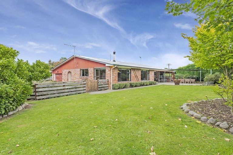 Photo of property in 1 Everett Street, Coalgate, 7673