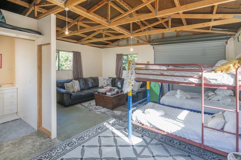 Photo of property in 37 Hahei Beach Road, Hahei, Whitianga, 3591