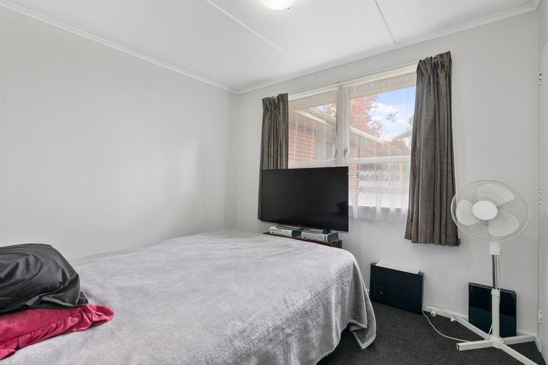 Photo of property in 1/1033 Fergusson Drive, Clouston Park, Upper Hutt, 5018
