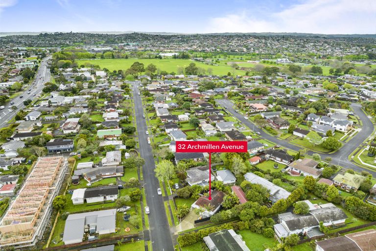 Photo of property in 32 Archmillen Avenue, Pakuranga Heights, Auckland, 2010