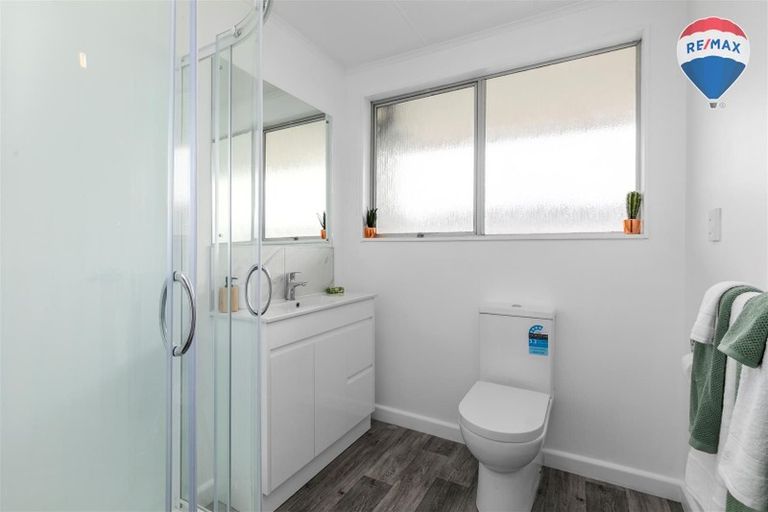 Photo of property in 2/100 Martin Street, Wallaceville, Upper Hutt, 5018