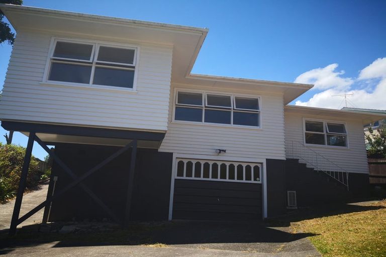Photo of property in 3 Blenheim Street, Glenfield, Auckland, 0629