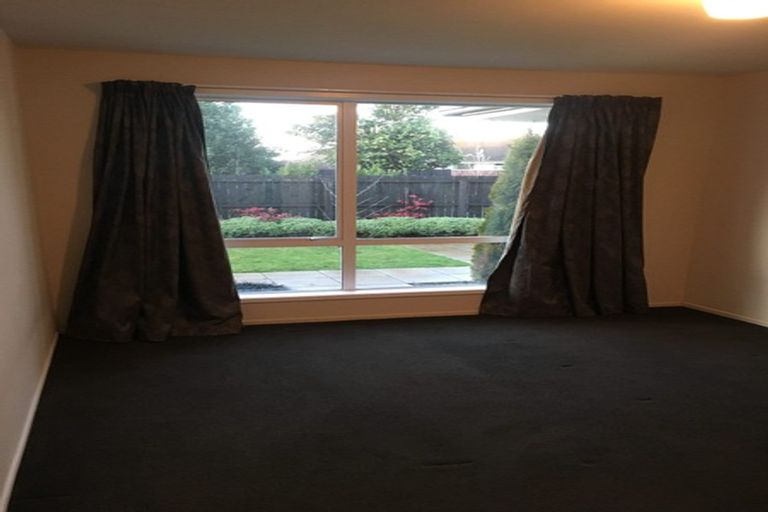 Photo of property in 2/7b Camrose Place, Ilam, Christchurch, 8041