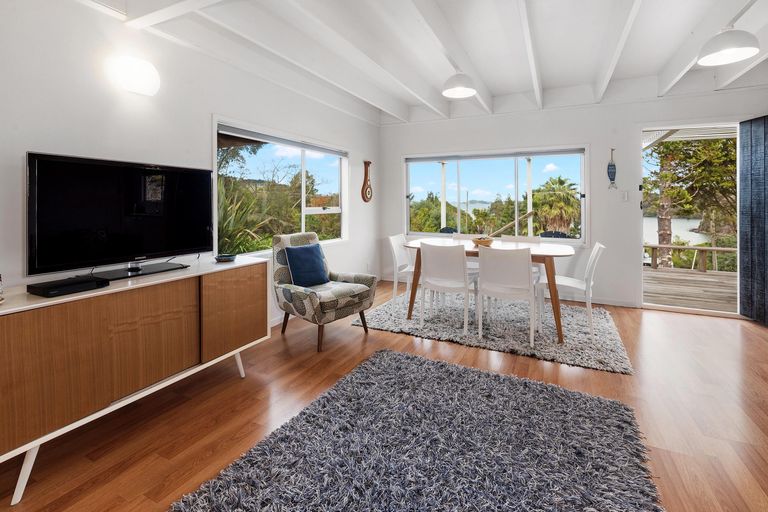 Photo of property in 5 Clinton Road, Tawharanui Peninsula, Warkworth, 0986