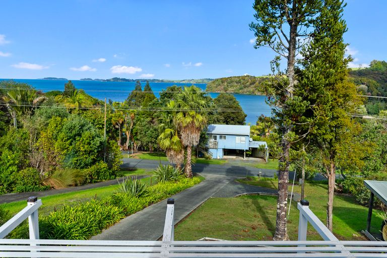 Photo of property in 5 Clinton Road, Tawharanui Peninsula, Warkworth, 0986