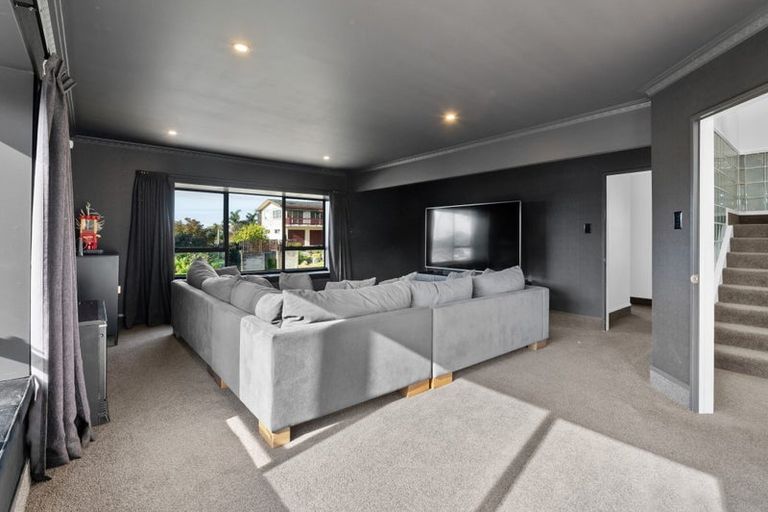 Photo of property in 2 Dallinger Street, St Andrews, Hamilton, 3200