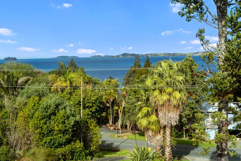 Photo of property in 5 Clinton Road, Tawharanui Peninsula, Warkworth, 0986