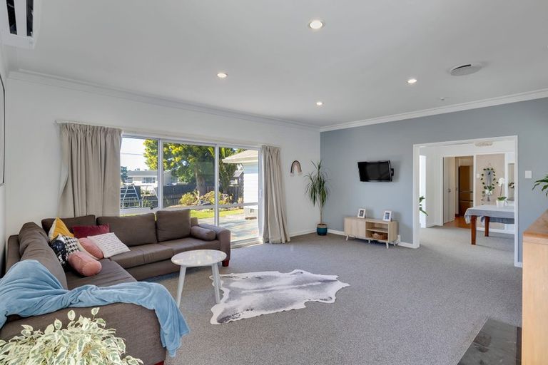 Photo of property in 16 Miro Street, Inglewood, 4330